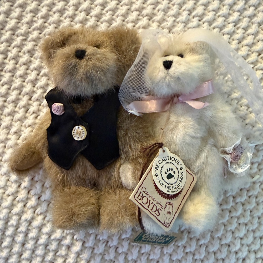 Boyds Bears Brown Groom and Cream Bride Teddy Pair with Veil and Vest